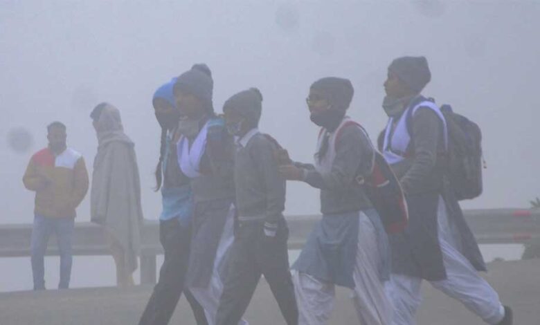 स्कूलों में सर्दियों की छुट्टियों का ऐलान, जानें किस राज्य में कब से हॉलिडे शुरू