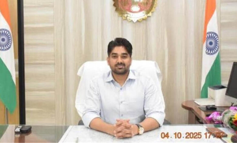 सिंगरौली में कलेक्टर का स्कूल निरीक्षण, प्राचार्य अनुपस्थित पाए गए, वेतन वृद्धि पर नोटिस जारी