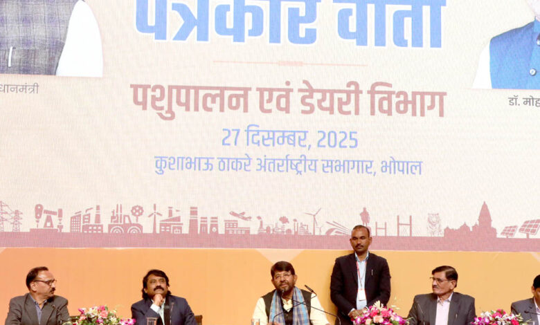 दुग्ध-संकलन-के-साथ-किसानों-की-आय-बढ़ाने-हो-रहे-हैं-समन्वित-प्रयास-:-पशुपालन-एवं-डेयरी-राज्यमंत्री-पटेल