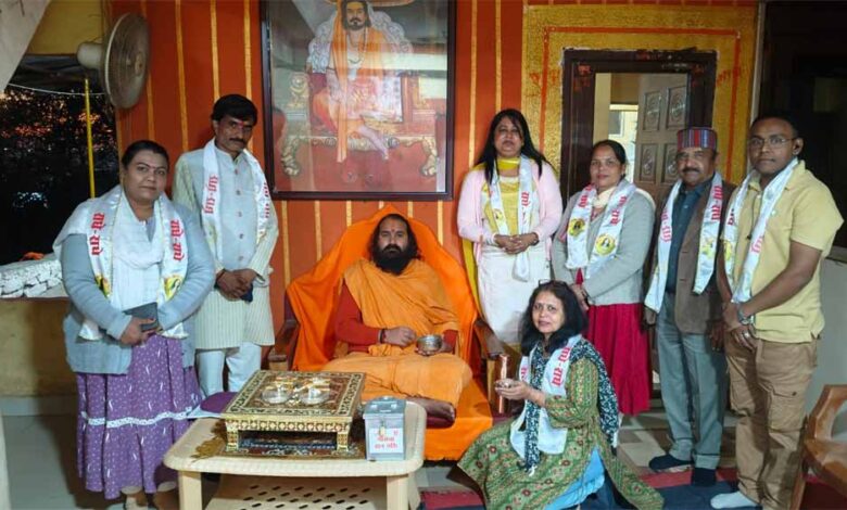 संस्कार-और-सेवा-का-संगम:-लालघाटी-गुरुकुल-में-बच्चों-के-श्लोक-पाठ-व-संध्या-आरती-ने-किया-सभी-को-भाव-विभोर