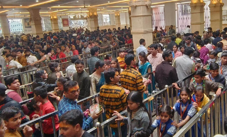 साल-के-आखिरी-रविवार-महाकाल-मंदिर-में-दर्शन-के-लिए-उमड़े-डेढ़-लाख-भक्त,-सर्दी-में-बढ़ी-श्रद्धा