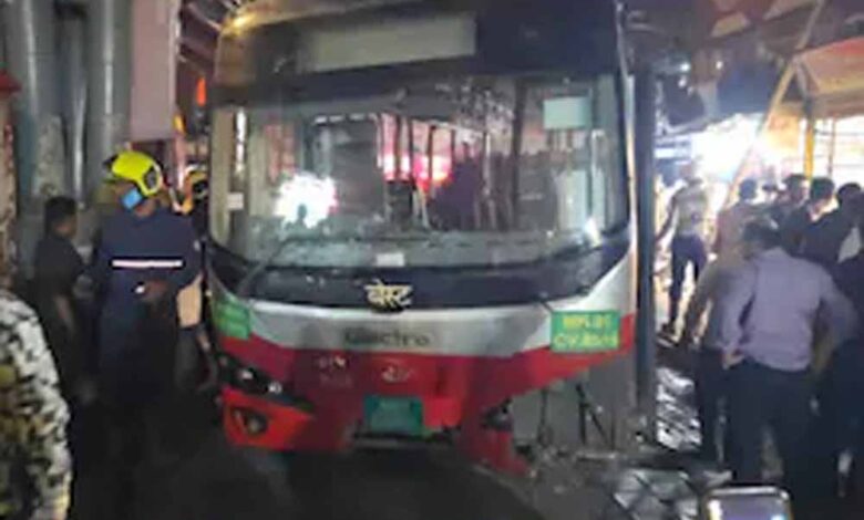 मुंबई-बस-हादसा:-4-की-मौत-के-बाद-नया-मोड़,-चश्मदीदों-ने-ड्राइवर-नहीं-इन्हें-ठहराया-जिम्मेदार