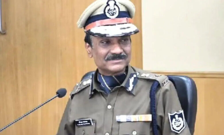 अथक परिश्रम एवं समन्वित प्रयासों से चरितार्थ करें देशभक्ति-जनसेवा का आदर्श वाक्‍य : पुलिस महानिदेशक कैलाश मकवाणा