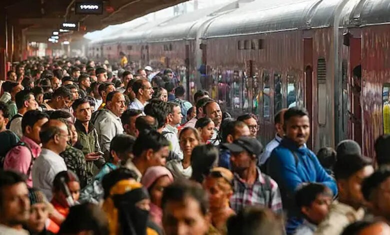होली के दौरान कंफर्म टिकट की मारामारी! यूपी-बिहार रूट की इन ट्रेनों में सीटें फुल