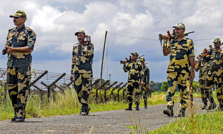 भारत-बांग्लादेश सीमा पर नई किलेबंदी, चिकन नेक में बनी 12 फीट ऊंची स्मार्ट फेंसिंग