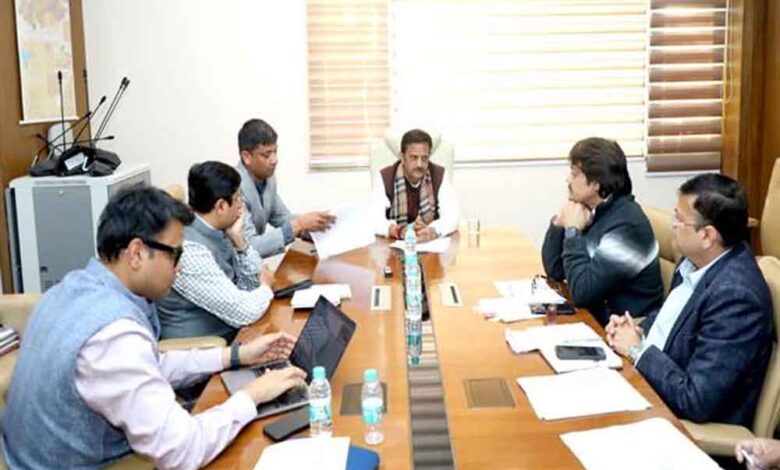 स्वास्थ्य-उपकरणों-की-उपलब्धता-के-साथ-उपयोग-की-सतत-मॉनिटरिंग-करें-:-उप-मुख्यमंत्री-शुक्ल