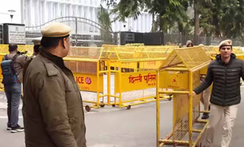 UGC मुख्यालय पर छात्रों का भारी प्रदर्शन, नए कानून को वापस लेने की मांग