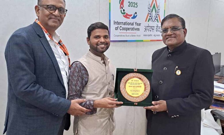 पैक्स कम्प्यूटराईजेशन में देश में प्रथम स्थान हेतु नाबार्ड द्वारा अपेक्स बैंक  पुरस्कृत