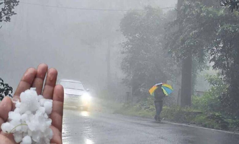 बारिश, ओले, कोहरा और बिजली गिरने का अलर्ट, मुंबई से दिल्ली तक रखें सावधानी