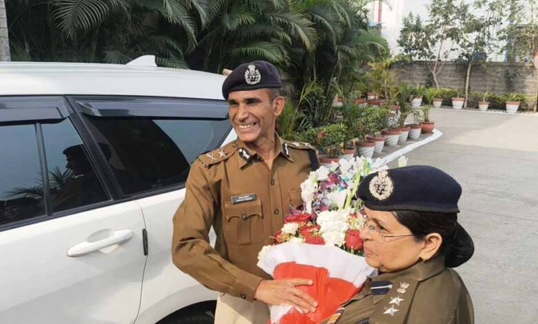 नक्सलियों का सफाया कर भोपाल पहुंचे संजय कुमार, नए पुलिस कमिश्नर ने संभाली कमान