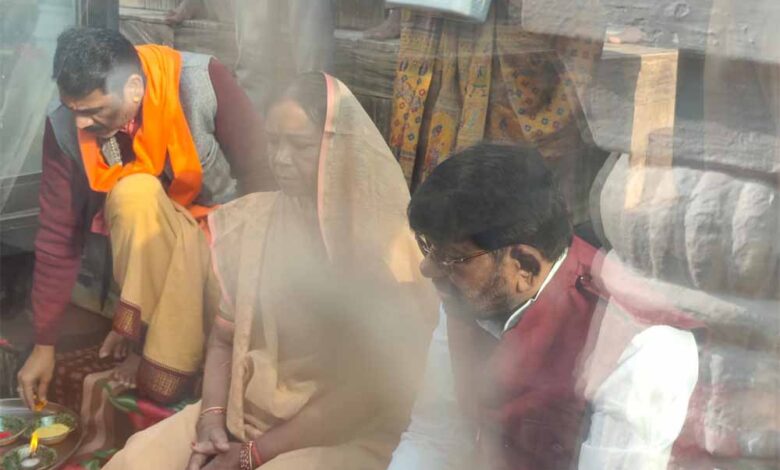 पशुपालन एवं डेयरी विभाग राज्यमंत्री  पटेल ने माँ नर्मदा का किया पूजन