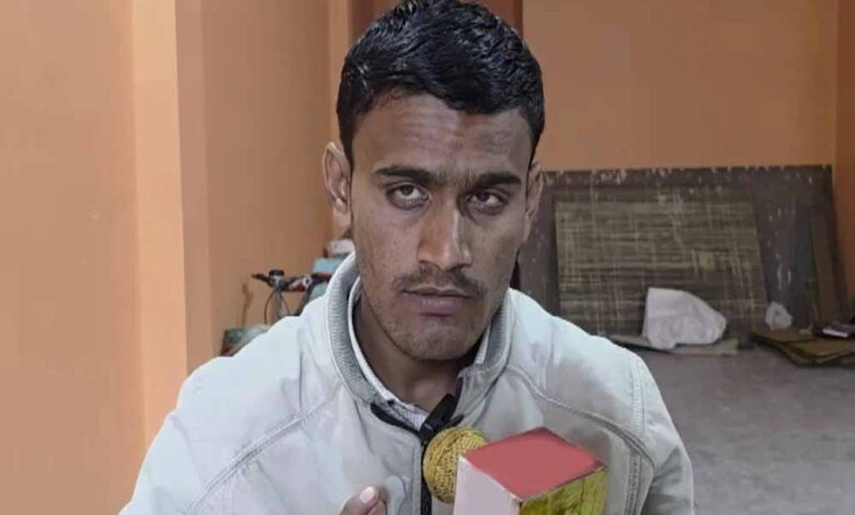 हौसले की उड़ान: दृष्टिहीन शम्भूलाल बना पोस्ट मास्टर, पढ़ें प्रेरक कहानी