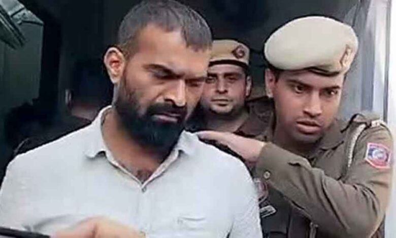 ai-सम्मेलन-में-शर्टलेस-प्रदर्शन-महंगा-पड़ा:-चार-यूथ-कांग्रेस-कार्यकर्ता-पुलिस-कस्टडी-में,-कोर्ट-सख्त