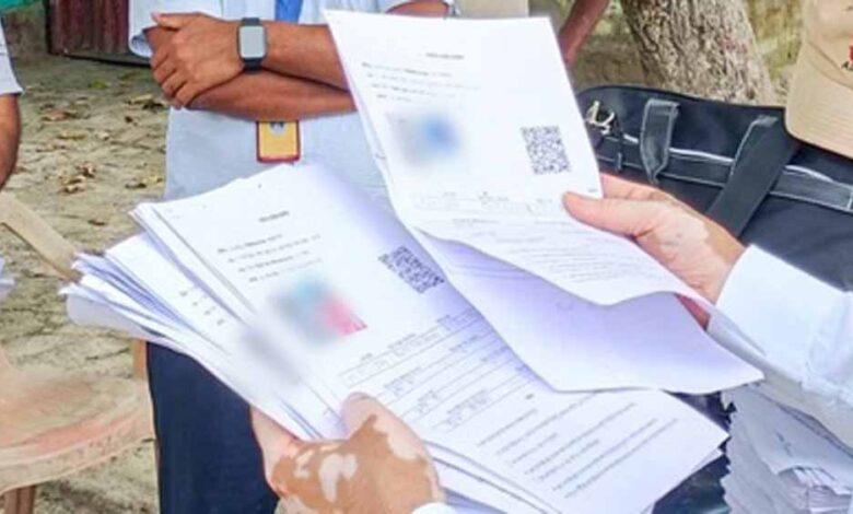 एसआईआर-के-बाद-नौ-राज्यों-व-केंद्रशासित-प्रदेशों-में-1.70-करोड़-मतदाता-घटे,-चुनाव-आयोग-के-आंकड़े-जारी