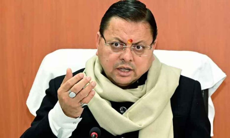 सीएम-धामी-ने-स्कूल-के-बच्चों-के-साथ-सुनी-पीएम-मोदी-के-मन-की-बात