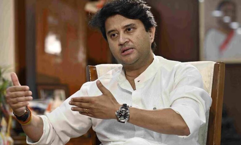 राइजिंग-भारत-समिट-2026:-मोबाइल-और-टेक-अब-लग्जरी-नहीं,-बोले-jyotiraditya-scindia