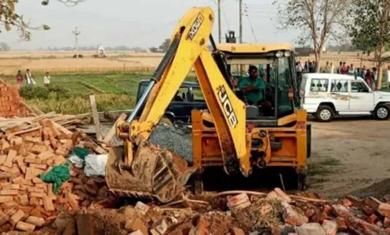 जिला-प्रशासन-की-बड़ी-कार्रवाई,-एमवाय-अस्पताल-के-पीछे-20-हजार-वर्गफीट-सरकारी-जमीन-से-अतिक्रमण-हटाया