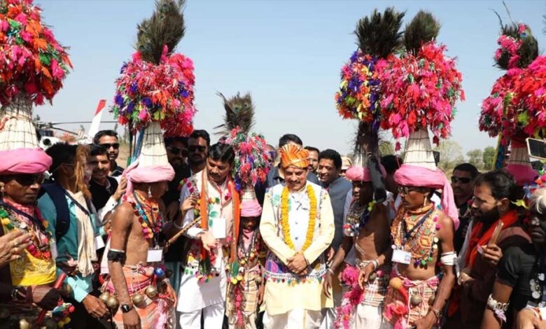 सीएम-डॉ.-मोहन-यादव-ने-कैबिनेट-के-साथ-भिलट-देव-के-किए-दर्शन,-अब-होगी-कृषि-कैबिनेट-की-बैठक