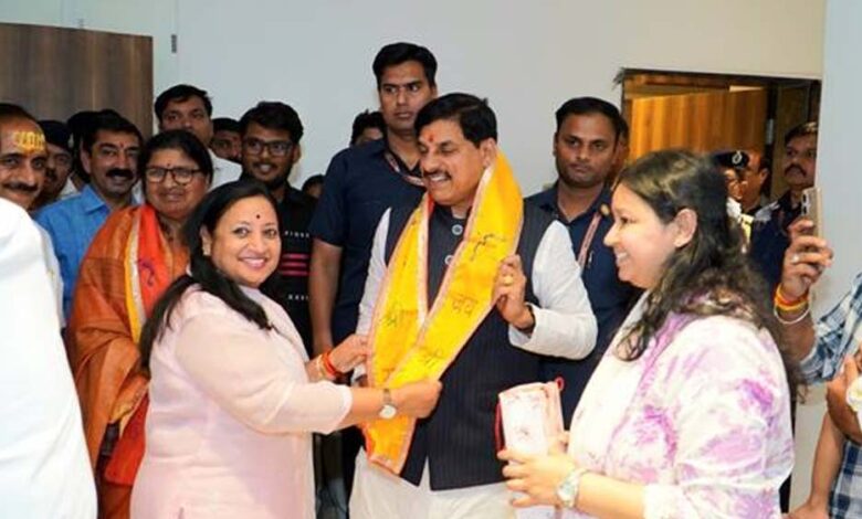 मुख्‍यमंत्री डॉ. यादव के प्रयासों से स्‍वदेश लौटे जैन परिवार ने जताया आभार