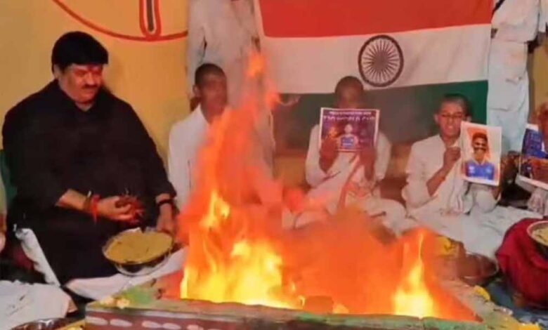 टी-20 विश्वकप जीत के लिए अनोखा अनुष्ठान: बगलामुखी मंदिर में 51 बटुकों ने चढ़ाई मिर्ची