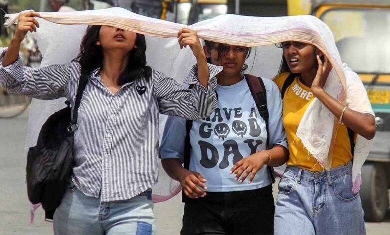 भारत में गर्मी का कहर: 417 जिले ‘हाई रिस्क’ में, रातें भी बन रहीं खतरनाक