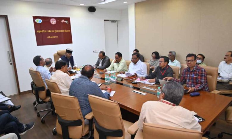 मंत्री  विश्वास कैलाश सारंग ने की सहकारिता विभाग की समीक्षा बैठक