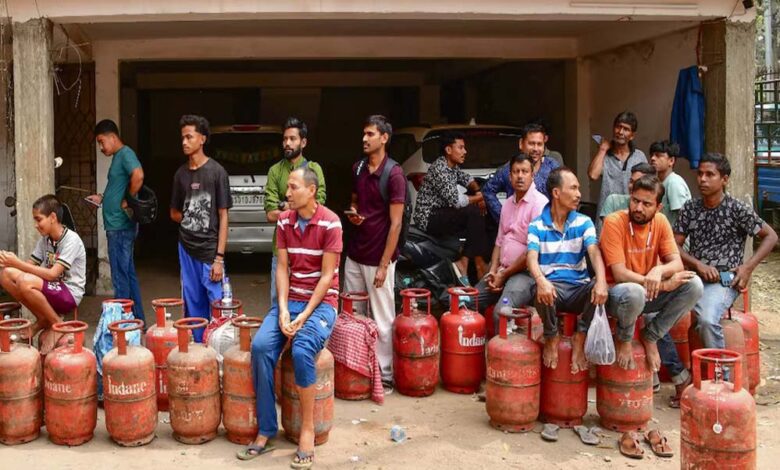 संसद की कैंटीन में चाय और कॉफी की कमी, LPG सिलेंडर की किल्लत की वजह से परेशानी!