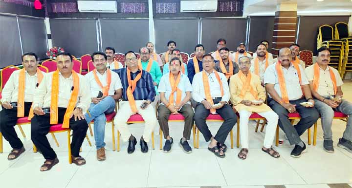 आयुर्वेदिक विक्रेता संघ का होली मिलन समारोह: व्यापारिक एकता और परंपरा का रंगीन संगम