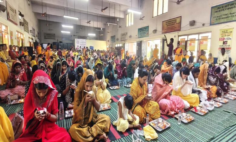 संस्कारवान पीढ़ी की दिशा में अनूठी पहल : गायत्री शक्तिपीठ भोपाल में सामूहिक पुंसवन संस्कार में उमड़ी मातृशक्ति