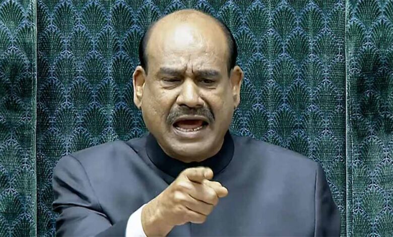 सवाल छोटा था, जवाब लंबा क्यों? मंत्री पर भड़के ओम बिरला