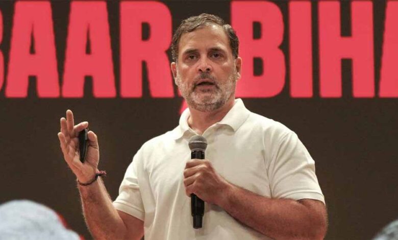 राहुल गांधी के बयान पर बवाल: 200+ पूर्व नौकरशाह और सैन्य अफसरों ने मांगी माफी