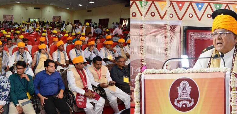 दीक्षा प्राप्‍त करने के बाद विद्यार्थी समाज और देश के विकास में सहयोग दें और बने जिम्‍मेदार नागरिक : राज्‍यपाल  पटेल