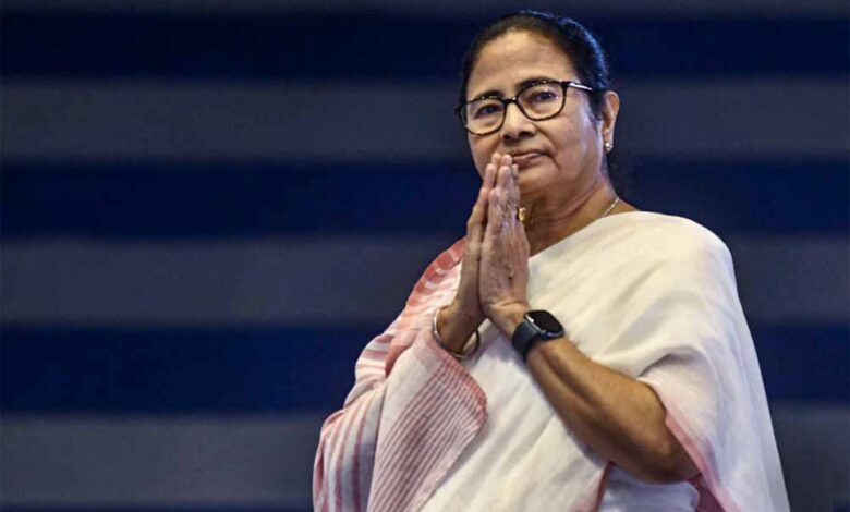 चुनाव-आयोग-पर-ममता-बनर्जी-का-बड़ा-हमला,-बोलीं-देश-में-अघोषित-आपातकाल-जैसे-हालात