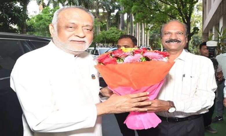 पुलिस कर्मियों की मानसिक मजबूती पर फोकस, भोपाल ऑफिसर्स मेस में योग एवं ध्यान सत्र आयोजित