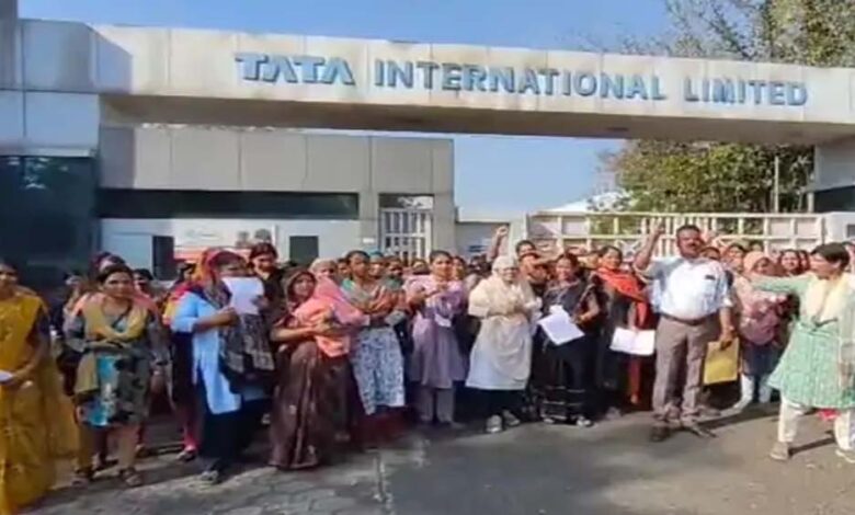 देवास में टाटा इंटरनेशनल पर कोर्ट का फैसला: 80 महिला कर्मचारियों को वापस काम पर रखने का आदेश