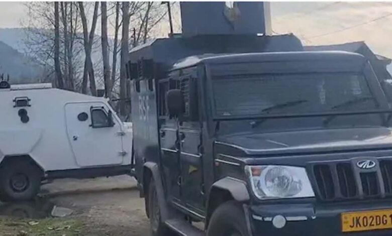 जम्मू-कश्मीर में रेड फोर्ट ब्लास्ट से जुड़े तार, कारोबारी के घर NIA की बड़ी रेड