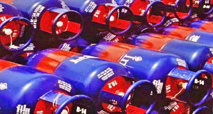 अस्पताल-स्कूल को 100% आपूर्ति, होटल-रेस्टोरेंट पर सीमित गैस; जमाखोरी पर सख्त कार्रवाई के निर्देश