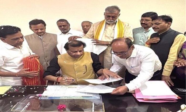 पवैया-ने-राज्य-वित्त-आयोग-अध्यक्ष-का-कार्यभार-संभाला,-डिप्टी-cm-और-मंत्रियों-की-मौजूदगी-में-हुआ-समारोह