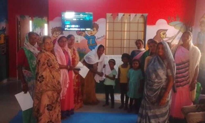 ग्रेजुएशन-समारोह-एवं-विद्यारंभ-प्रमाण-पत्र-किया-गया-वितरण