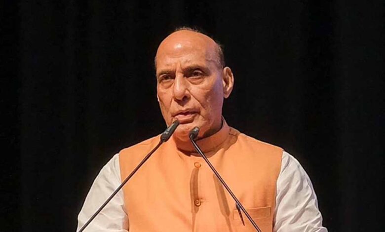 सर्वदलीय बैठक में सरकार का भरोसा: भारत के पास पर्याप्त ऊर्जा भंडार, रास्ते में कई जहाज