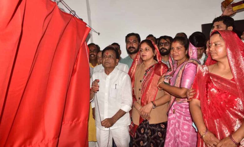 मांगलिक भवनों का निर्माण गुणवत्ता के साथ समय-सीमा में करें पूर्ण : उप मुख्यमंत्री  देवड़ा