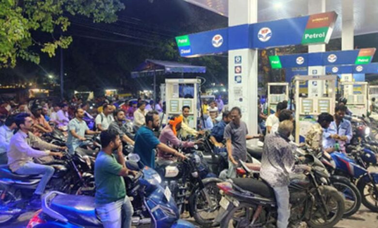 इंदौर जिले में पेट्रोल और डीजल का पर्याप्त स्टॉक, प्रशासन का ऐलान, पंपों पर किया जाएगा अनाउंसमेंट