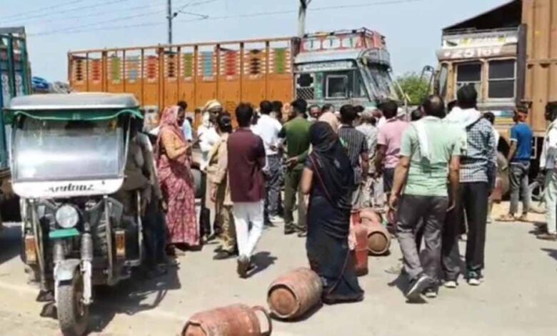 गैस नहीं तो सड़क जाम! मुरैना में LPG की किल्लत पर लोगों का उग्र प्रदर्शन