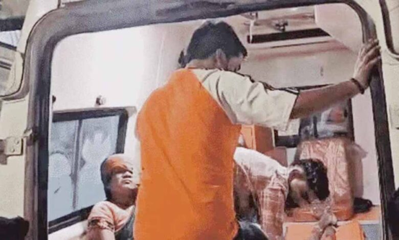 छिंदवाड़ा में भीषण सड़क हादसा: CM कार्यक्रम से लौट रही बस पलटी, 3 की मौत, 30+ घायल