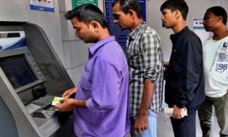 1 अप्रैल से लागू होंगे ये 5 बड़े बदलाव: LPG, ATM से लेकर PAN तक, हर घर और जेब पर पड़ेगा असर