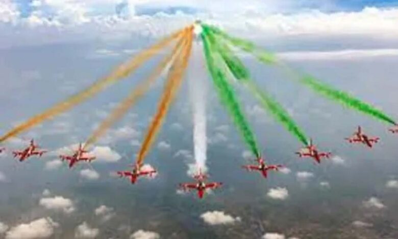 चंडीगढ़ एयर शो में आसमान में तिरंगा, लोगों में उत्साह; सुखना लेक पर केवल प्री-बुकिंग वालों को मिलेगा प्रवेश