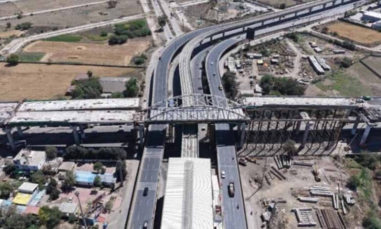 इंदौर में इंजीनियरिंग का कमाल: 23 मीटर ऊंचाई पर 400 टन का स्टील गर्डर लॉन्च, 12 घंटे में पूरा हुआ काम