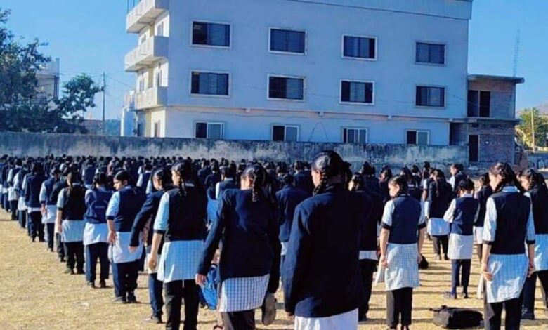 सांदीपनि स्कूल के रिजल्ट से मचा भूचाल, 332 में से 245 छात्र फेल, प्रिंसिपल को जारी नोटिस