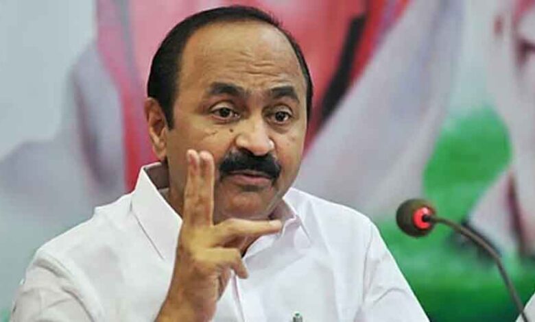 केरल में सियासी घमासान: कांग्रेस नेता सतीशन पर RSS से सपोर्ट मांगने का आरोप