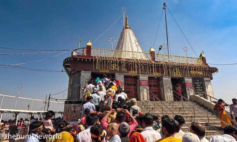 मां शारदा मंदिर मैहर में 9 दिनों में 10 लाख से ज्यादा भक्तों ने किए दर्शन, चौथे दिन रही सबसे ज्यादा भीड़